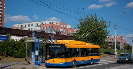 MHD cestující neztrácí. Ve většině měst počet přepravených osob roste, včetně Zlína a Otrokovic
