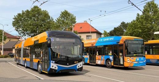 Nové trolejbusy nejsou pro vozíčkáře a nemají klimatizaci. DSZO řeší i úsměvná nedorozumění